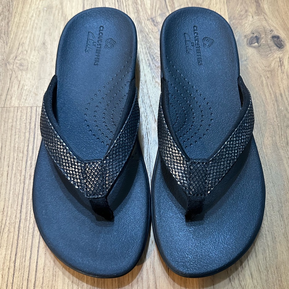 Clarks cloudsteppers flip flop sandals